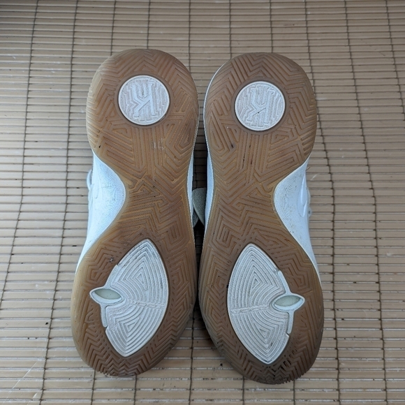 Nike Zoom Kyrie Flytrap3 Summit White Metallic Silver Copper Gold US men's sz 11 - Picture 9 of 10